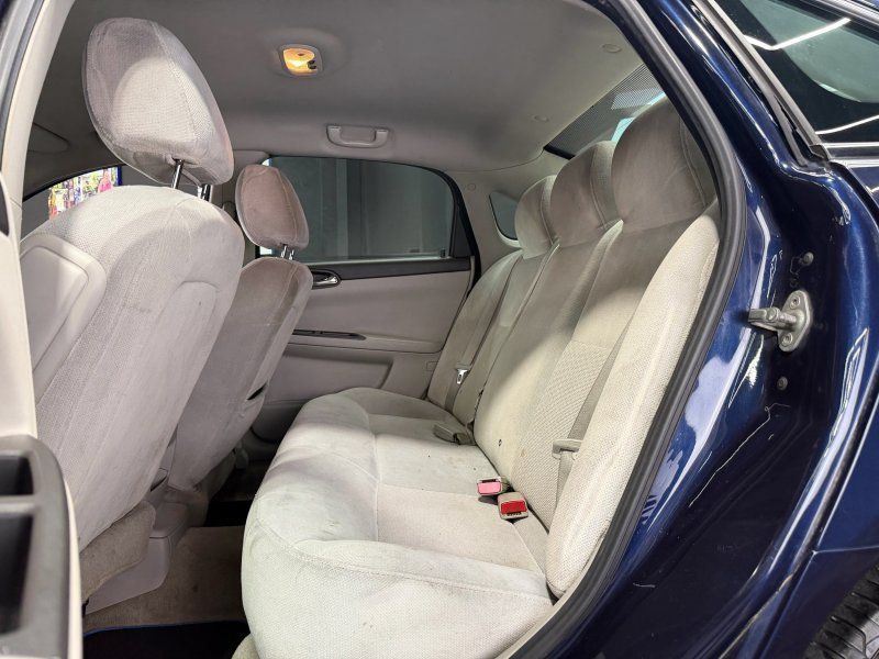Used 2011 Chevrolet Impala LT FWD image 13