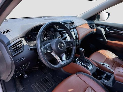 Used 2017 Nissan Rogue SL w/ SL Premium Package AWD/4WD image 9