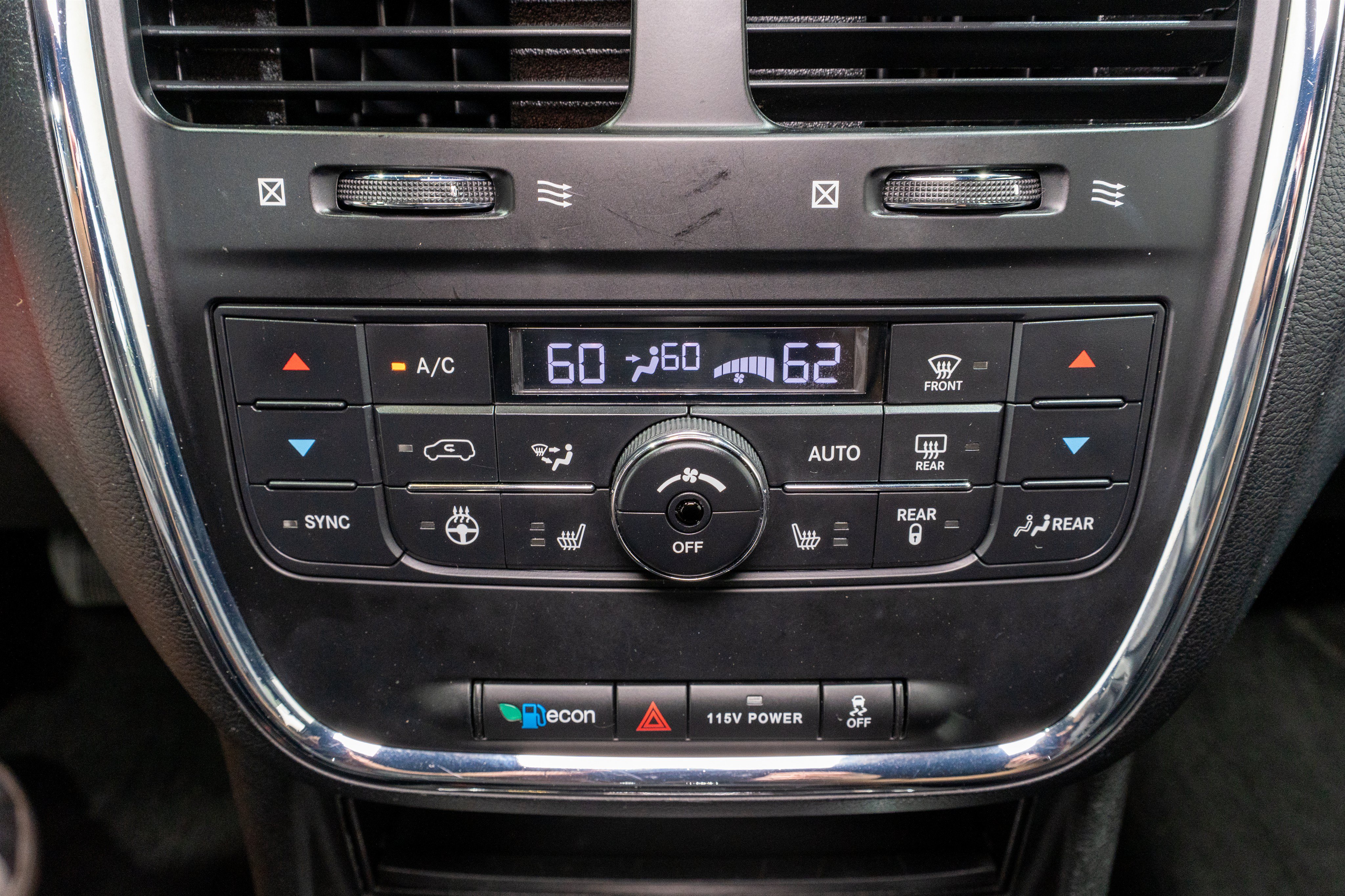 Used 2018 Dodge Grand Caravan GT FWD image 19