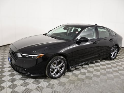 Used 2025 Honda Accord EX-L image 9