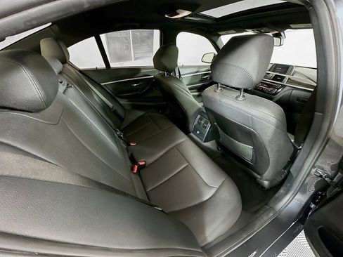 Used 2018 BMW 330i Sedan w/ Convenience Package image 28