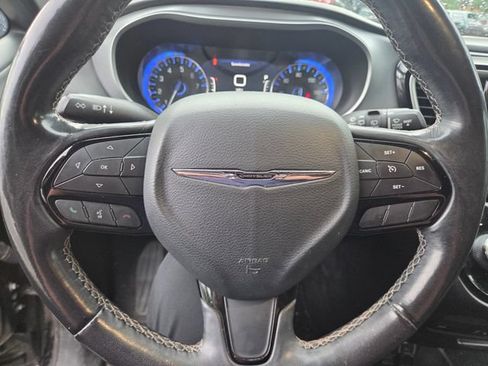 Used 2020 Chrysler Pacifica Touring-L Plus w/ S Appearance Package FWD image 19