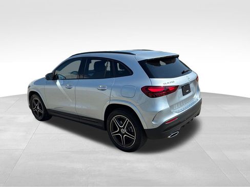 Used 2026 Mercedes-Benz GLA 250 4MATIC image 3