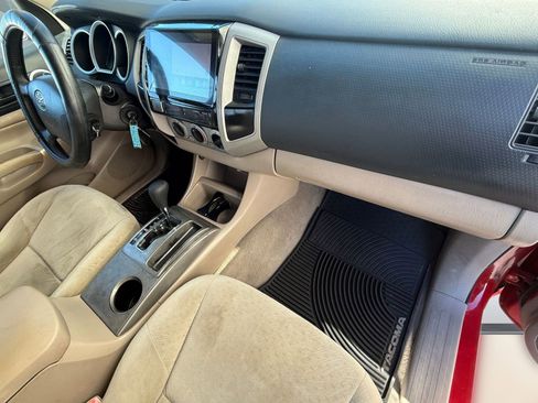 Used 2005 Toyota Tacoma PreRunner image 30