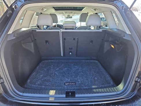 Certified 2023 Volkswagen Taos SE w/ Panoramic Sunroof Package image 28