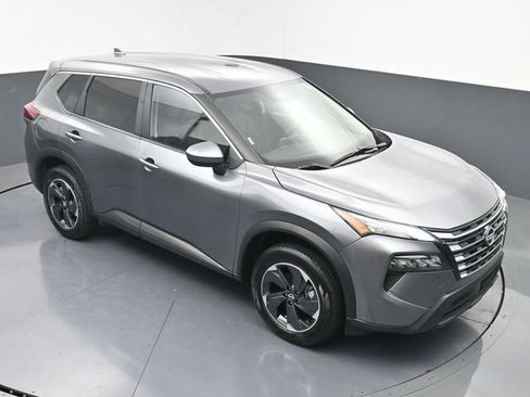 Used 2024 Nissan Rogue SV image 38