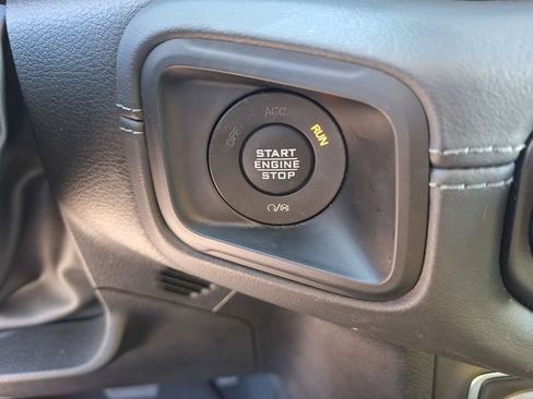 Used 2025 Jeep Wrangler Unlimited Sahara AWD/4WD image 26