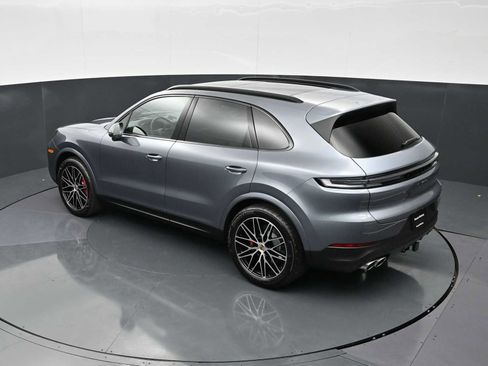 New 2026 Porsche Cayenne S AWD/4WD image 31