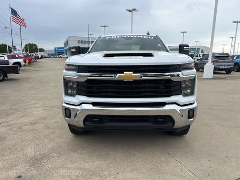 Used 2025 Chevrolet Silverado 2500 LT w/ Convenience Package AWD/4WD image 2