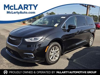 Used 2023 Chrysler Pacifica Touring-L