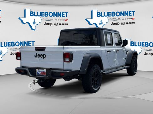 Certified 2022 Jeep Gladiator Sport w/ Trailer Tow Package AWD/4WD image 5