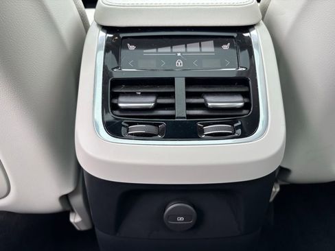 Certified 2025 Volvo XC90 T8 Plus w/ Protection Package Premier AWD/4WD image 22