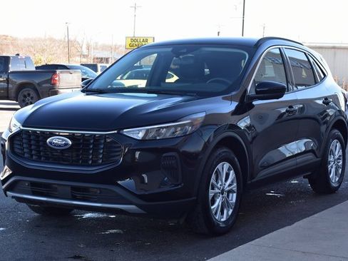 Used 2023 Ford Escape Active w/ Tech Pack #2 image 12