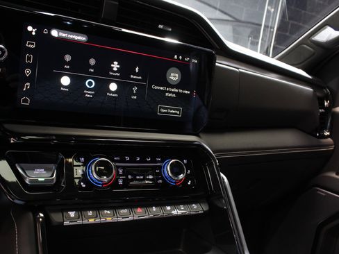 Used 2024 GMC Sierra 2500 AT4X image 34