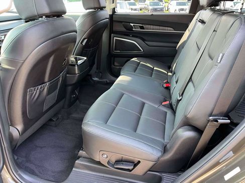 Used 2025 Kia Telluride EX FWD image 7