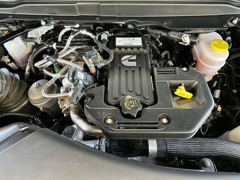 Used 2025 RAM 2500 Big Horn RWD image 32