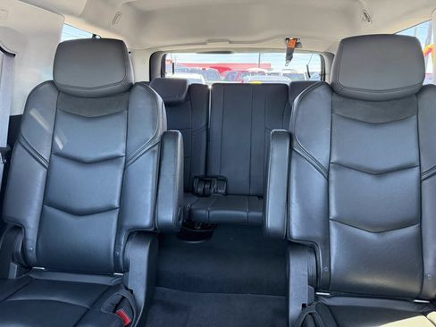 Used 2015 Cadillac Escalade Luxury AWD/4WD image 9