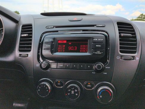 Used 2017 Kia Forte LX FWD image 22