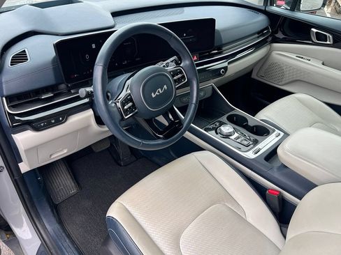 Used 2025 Kia Carnival SX Prestige FWD image 18