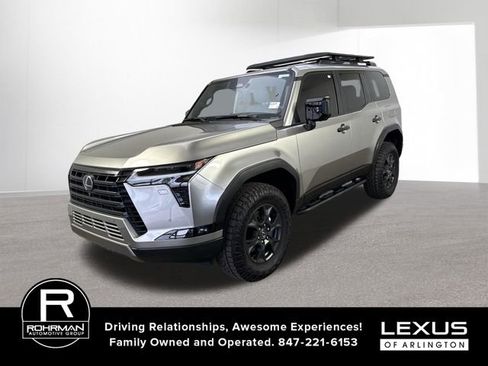 Used 2024 Lexus GX 550 AWD/4WD image 2