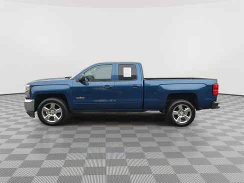 Used 2017 Chevrolet Silverado 1500 LT w/ Texas Edition RWD image 8