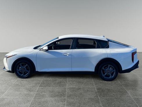 Used 2025 Kia K4 FWD image 2