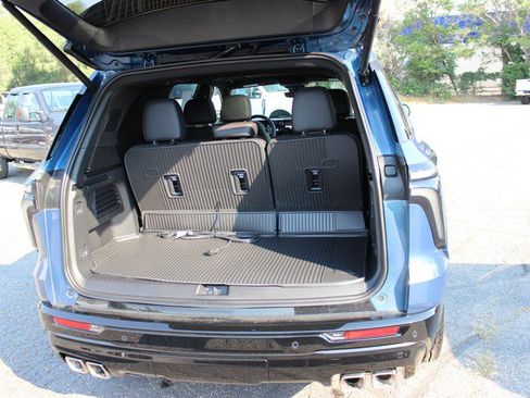 Used 2026 Chevrolet Traverse RS w/ LPO, Floor Liner Package AWD/4WD image 13