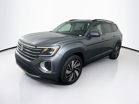 Used 2025 Volkswagen Atlas SE FWD image 3