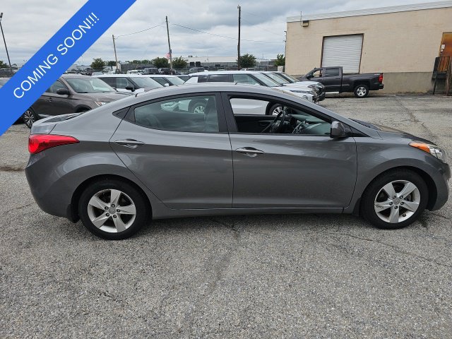 Used 2013 Hyundai Elantra GLS w/ Preferred Pkg FWD image 2