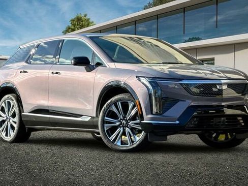 New 2026 Cadillac Optiq Luxury 2 image 1