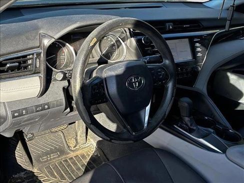 Used 2018 Toyota Camry LE image 10