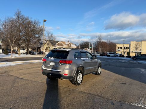 Used 2015 Jeep Grand Cherokee Laredo w/ Quick Order Package 23E image 7