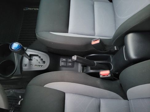 Used 2018 Toyota Prius C Two image 27