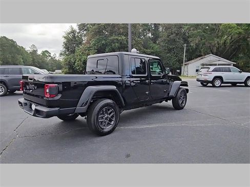 New 2025 Jeep Gladiator Sport image 34