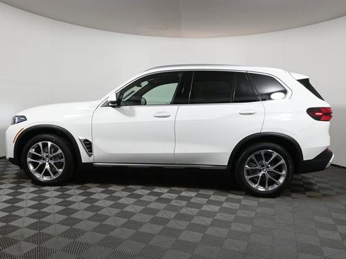 Used 2026 BMW X5 xDrive40i w/ Premium Package image 2