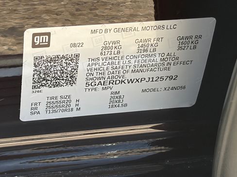 Used 2023 Buick Enclave Avenir w/ Avenir Technology Package FWD image 31