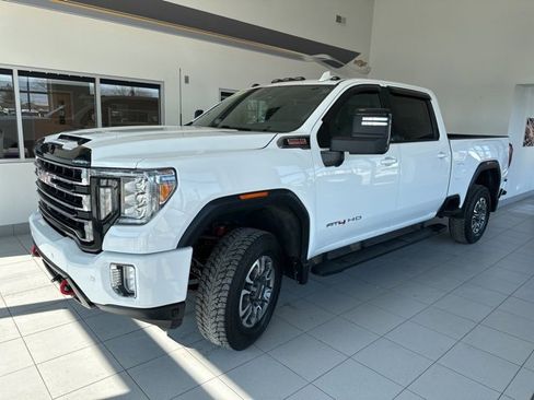Used 2023 GMC Sierra 2500 AT4 w/ AT4 Preferred Package image 3