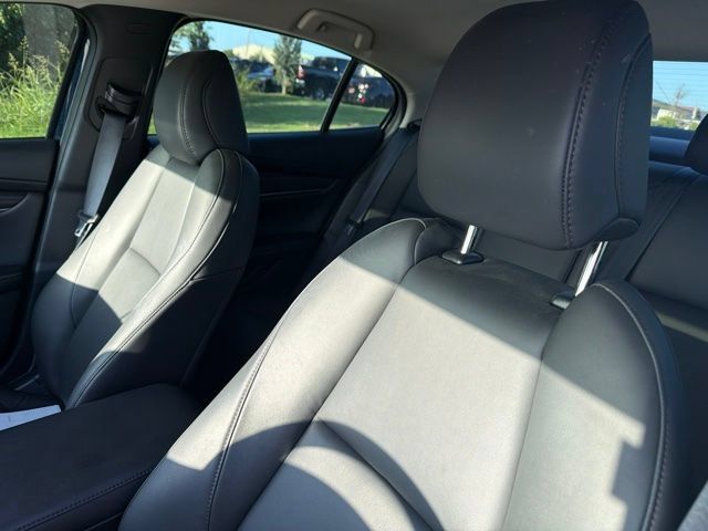 Used 2025 MAZDA MAZDA3 s FWD image 10