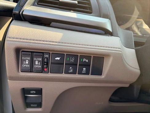 Used 2018 Honda Odyssey Elite image 17