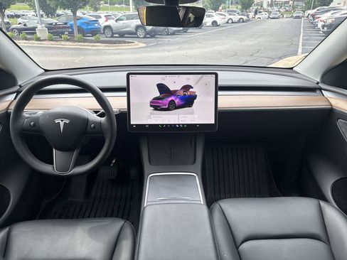 Used 2024 Tesla Model Y Long Range AWD/4WD image 29