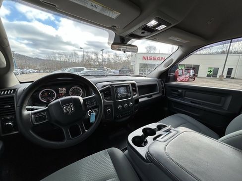 Used 2018 RAM 2500 Tradesman w/ Chrome Appearance Group image 5