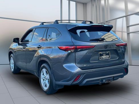 Used 2022 Toyota Highlander LE image 8