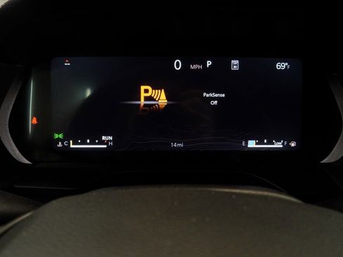 New 2026 Jeep Grand Cherokee Altitude image 21