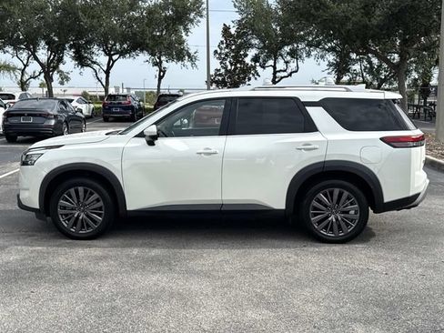Used 2023 Nissan Pathfinder SL w/ SL Premium Package AWD/4WD image 8