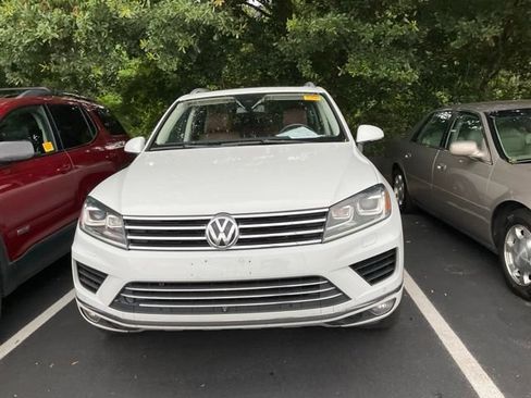 Used 2016 Volkswagen Touareg Executive AWD/4WD image 12