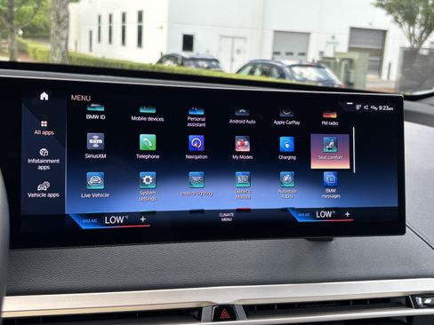 Certified 2023 BMW iX xDrive50 w/ Premium Package AWD/4WD image 25