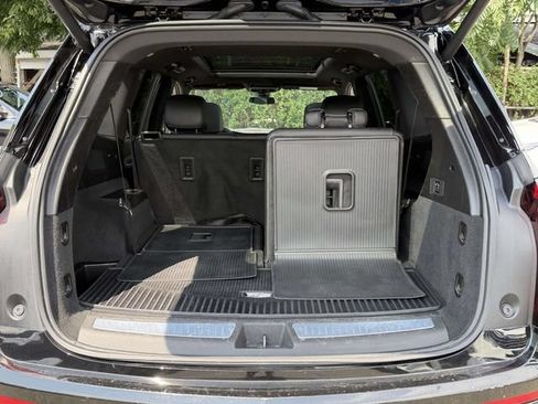 Certified 2024 Cadillac XT6 Luxury w/ LPO, Floor Liner Package AWD/4WD image 7