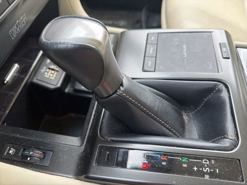 Used 2022 Lexus GX 460 Luxury w/ Sport Design Package AWD/4WD image 22