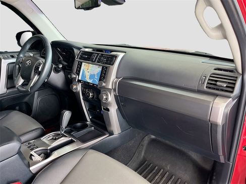 Used 2022 Toyota 4Runner SR5 Premium image 30