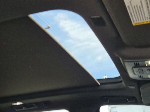 Used 2021 Chevrolet Suburban LT w/ LT Signature Package image 10